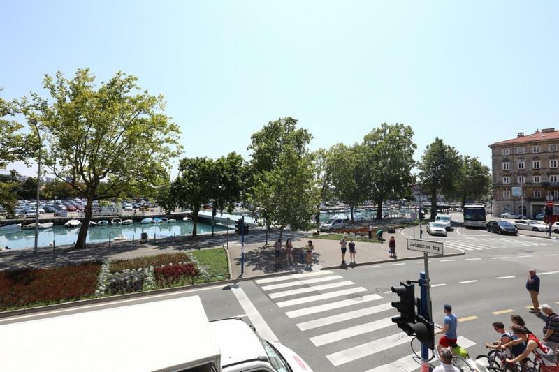 Odeon Apartment And Rooms Rijeka Luaran gambar