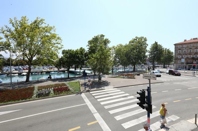 Odeon Apartment And Rooms Rijeka Luaran gambar